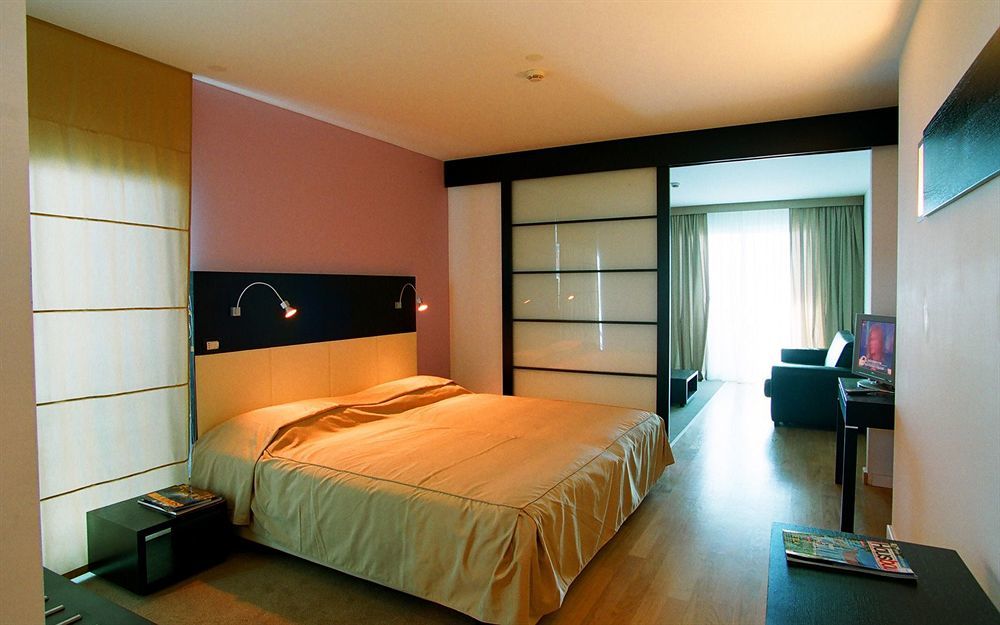 Beach Hotel Split ポドストラナ エクステリア 写真