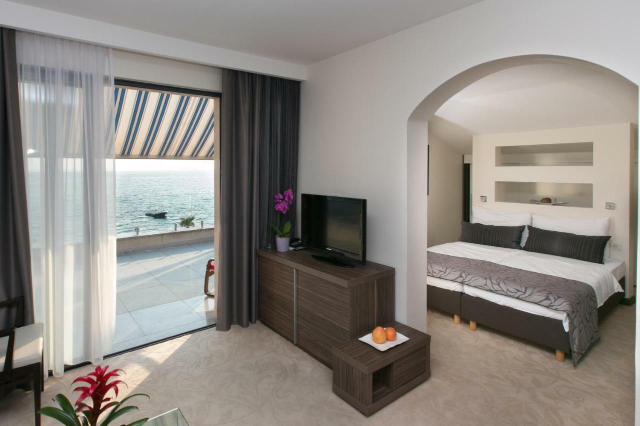 Beach Hotel Split ポドストラナ エクステリア 写真